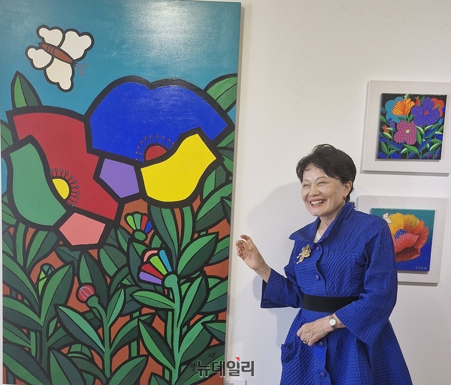 ▲ 장혜용 작가는 앞으로도 작품을 할 수 있는 그날까지 ’고정된 스타일에 머무르지 않고 새로운 나를 향하여 싸워나갈 것‘이라고 강조했다.ⓒ양승갑 기자