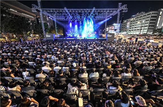 ▲ 2023년 제 1회 광화문광장 오페라 '카르멘' 공연 모습.ⓒ세종문화회관