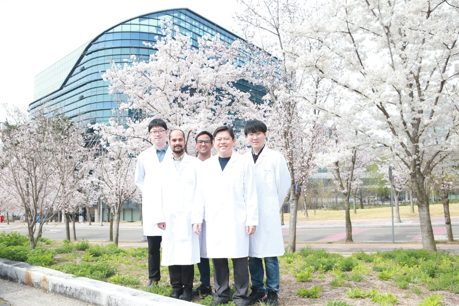 ▲ DGIST(총장 이건우) 에너지공학과 인수일 교수팀이 기후변화의 주범인 이산화탄소(CO2)를 천연가스(메탄, CH4)로 전환하는 고효율 광촉매를 개발했다.ⓒDGIST