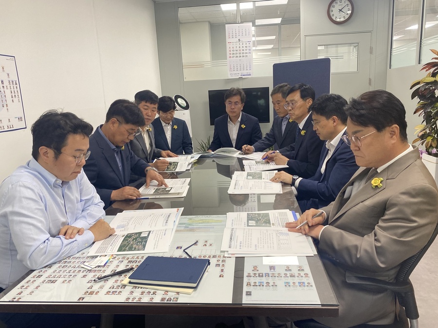 ▲ 청도군(군수 김하수)은 지난 28일 청공회(정부세종청사 청도출신 공무원)와의 간담회를 개최해 주요 군정업무 추진 및 군정 발전을 위한 소통의 시간을 마련했다.ⓒ청도군