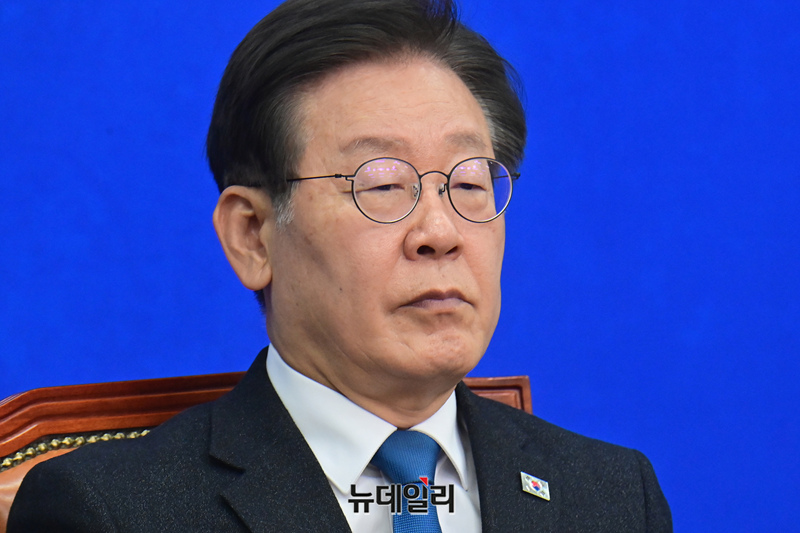 ▲ 이재명 더불어민주당 대표가 29일 오전 국회에서 열린 최고위원회의에서 생각에 잠겨 있다. ⓒ이종현 기자