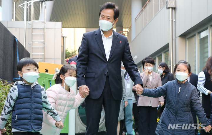▲ 서울형 공유 어린이집을 방문한 오세훈 시장. ⓒ뉴시스 제공