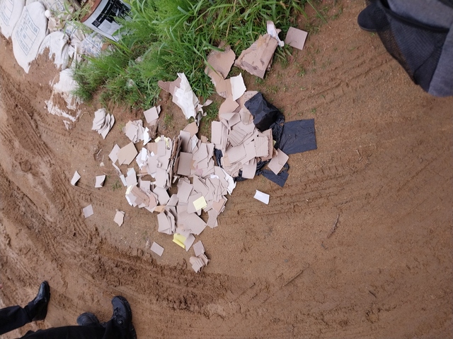 ▲ 9일 오전 7시46분쯤 인천시 서구 경서동 일대에서 북한의 대남 풍선 쓰레기가 발견됐다. ⓒ 인천소방본부 제공