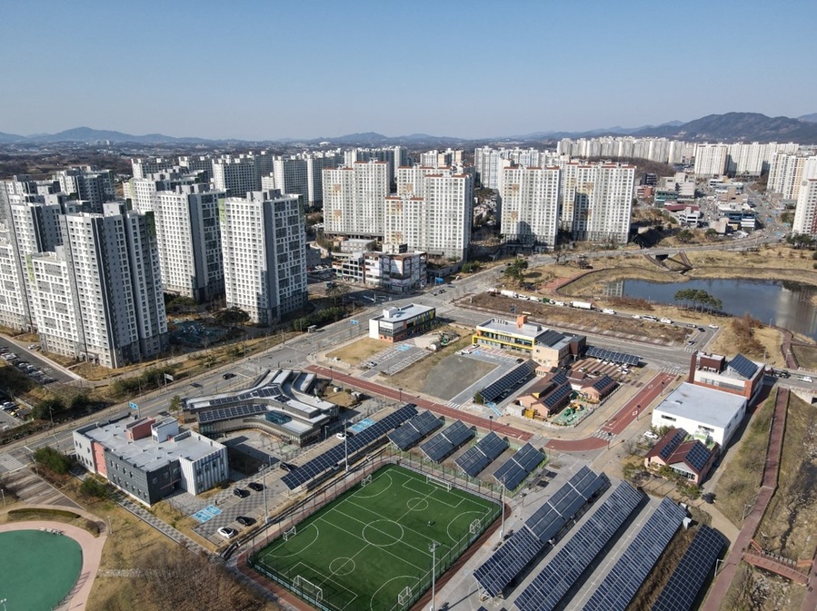 ▲ 진천군이 탄소중립 도시조성을 위한 친환경 에너지 기반 구축에 박차를 가하고 있다.ⓒ진천군