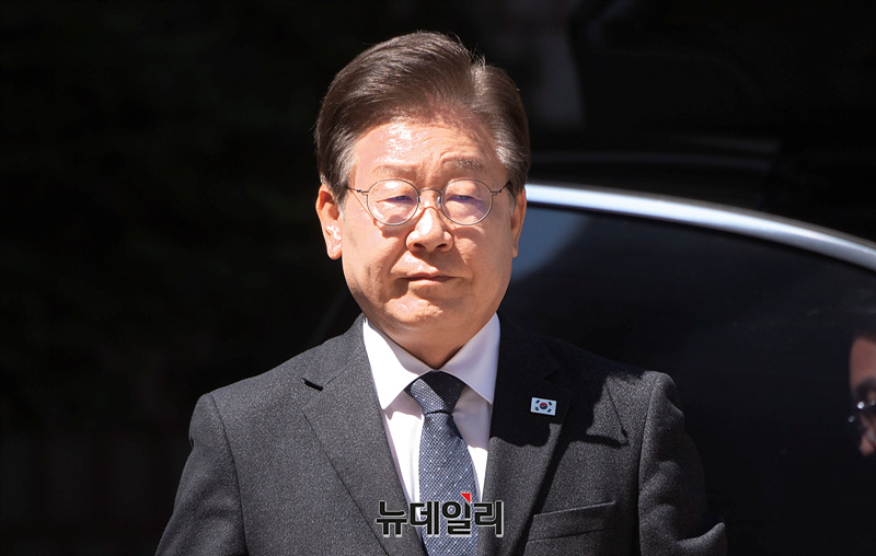 ▲ 이재명 더불어민주당 대표가 4일 오전 서울 서초구 중앙지법에서 열린 '대장동 배임·성남FC 뇌물' 관련 공판에 출석하고 있다. ⓒ서성진 기자