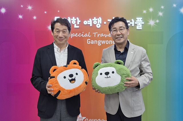 ▲ 왼쪽부터 경북문화관광공사 김남일 사장, 강원관광재단 최성현 대표이사.ⓒ경북관광공사