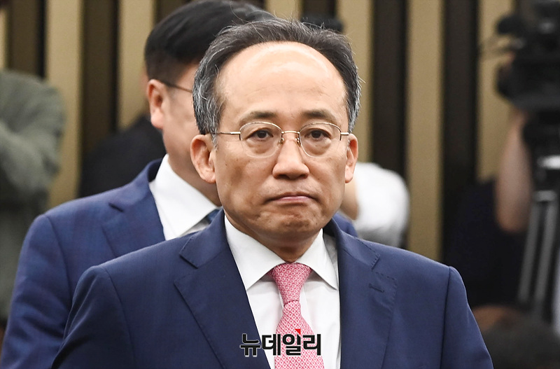 ▲ 추경호 국민의힘 원내대표가 21일 오전 서울 여의도 국회에서 열린 '의회정치 원상복구 의원총회'에 참석하고 있다. ⓒ서성진 기자