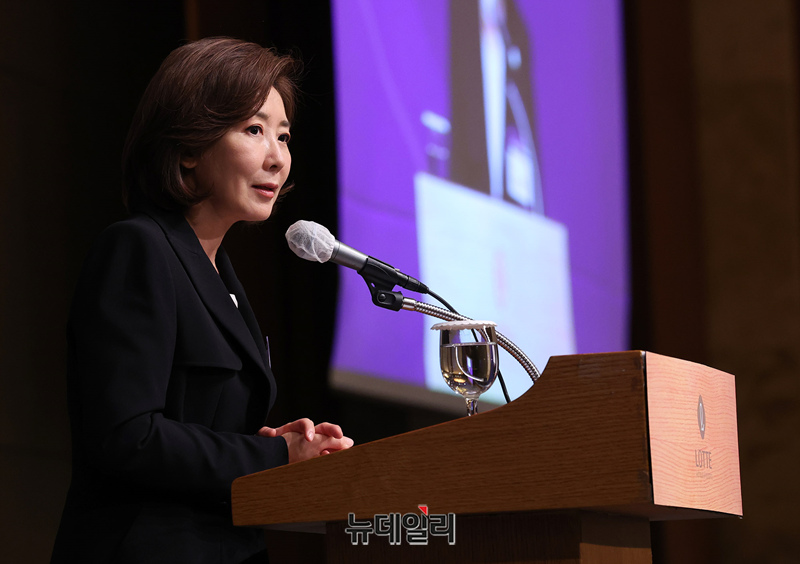 ▲ 김연희 BCG 대표 파트너가 25일 서울 롯데호텔에서 열린'제1회 뉴데일리 퓨처코리아 포럼'에서 기조연설을 하고 있다. ⓒ정상윤·서성진 기자