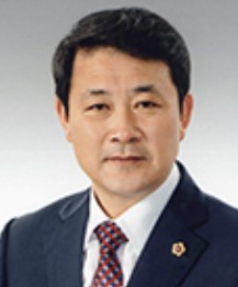 ▲ 강원도의회 신임 의장으로 선출된 김시성 의원.ⓒ강원도의회