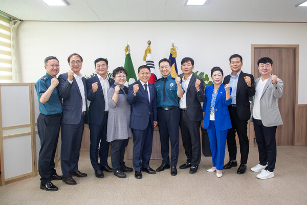 ▲ 전북 군산시의회 제9대 후반기 의장단이 3일까지 지역 내 유관기관을 방문한다.ⓒ시의회