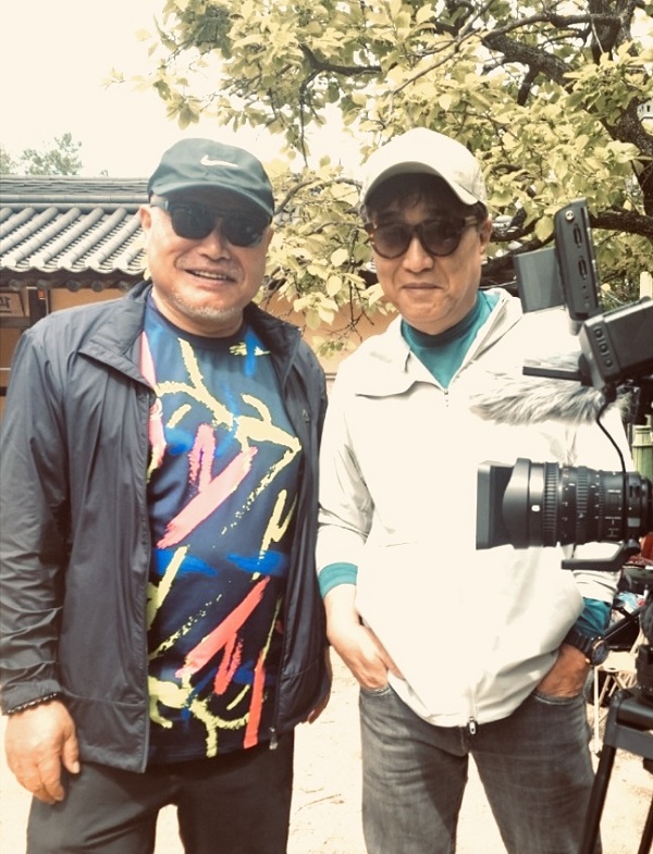 ▲ 김흥국 흥.픽쳐스 회장과 윤희성 감독. ⓒ뉴데일리