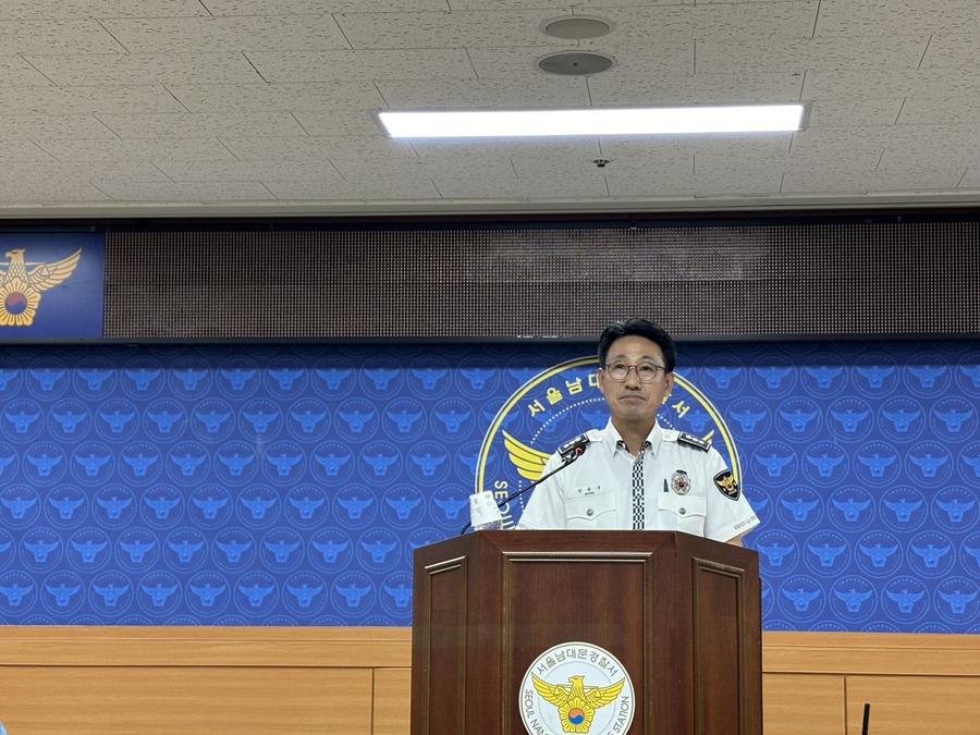 ▲ 정용우 남대문경찰서 교통과장이 3일 오후 서울 중구 남대문경찰서에서 시청역 인도 차량돌진 사고 관련 브리핑을 하고 있다. ⓒ곽예지 기자