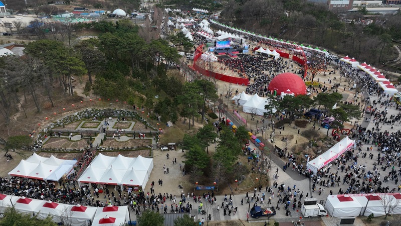 ▲ 2024 논산딸기축제 인산인해모습.ⓒ논산시