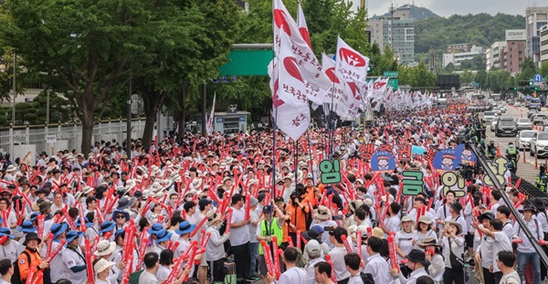 ▲ 지난 6일 서울에서 열린 공무원 노동자 총궐기대회 모습.ⓒ전국공무원노동조합 부여군지부