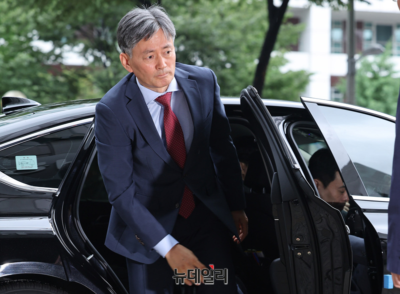 ▲ 조지호 신임 경찰청장 후보자가 17일  '제24대 경찰청장 임명제청 동의안'을 심의·의결하는 국가경찰위원회 임시회의에 참석하고 있다. ⓒ정상윤 기자