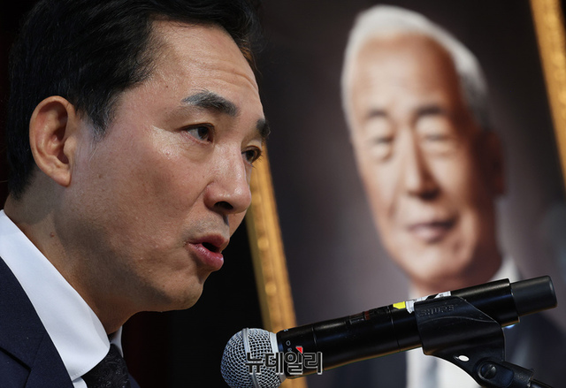 ▲ 박민식 전 국가보훈부 장관이 19일 오전 국립서울현충원 현충관에서 열린 '이승만 건국대통령 서거 59기 추모식'에서 추모사를 낭독했다. ⓒ정상윤 기자