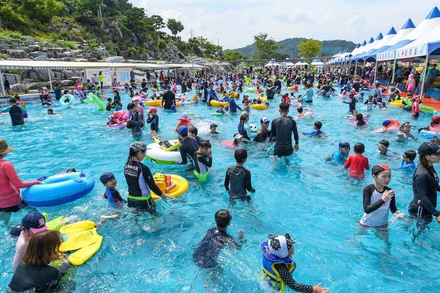 ▲ 경북 영주시는 본격적인 여름 휴가철을 맞아 무더위를 날려줄 물놀이시설 7개소를 운영한다.ⓒ영주시