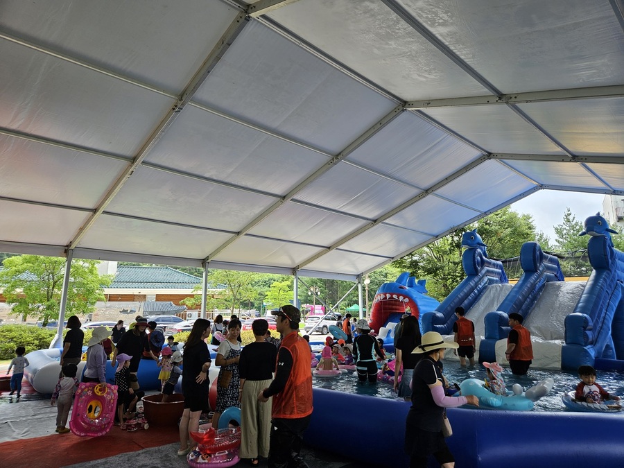 ▲ 영양군(군수 오도창)에서는 2024년 7월 27일부터 8월 11일까지 입암 선바위 관광지에서 제1회 선바위 퐁당퐁당 물놀이 축제를 연다.ⓒ영양군