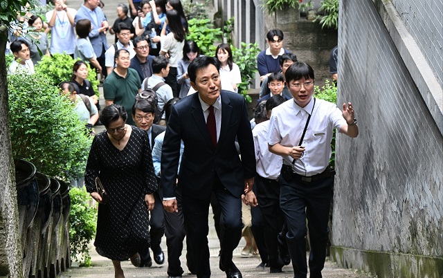 ▲ 오세훈 서울시장이 28일(현지시간) 중국 충칭시에 위치한 대한민국 임시정부청사를 방문했다.ⓒ서울시