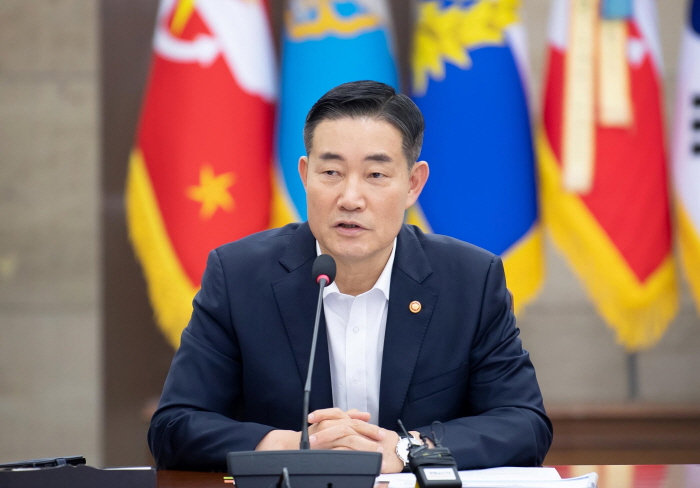 ▲ 신원식 국방부 장관이 지난 17일 서울 용산구 국방부에서 열린 제1차 미래 국방과학기술 정책협의회에 참석해 발언하는 모습. ⓒ국방부 제공