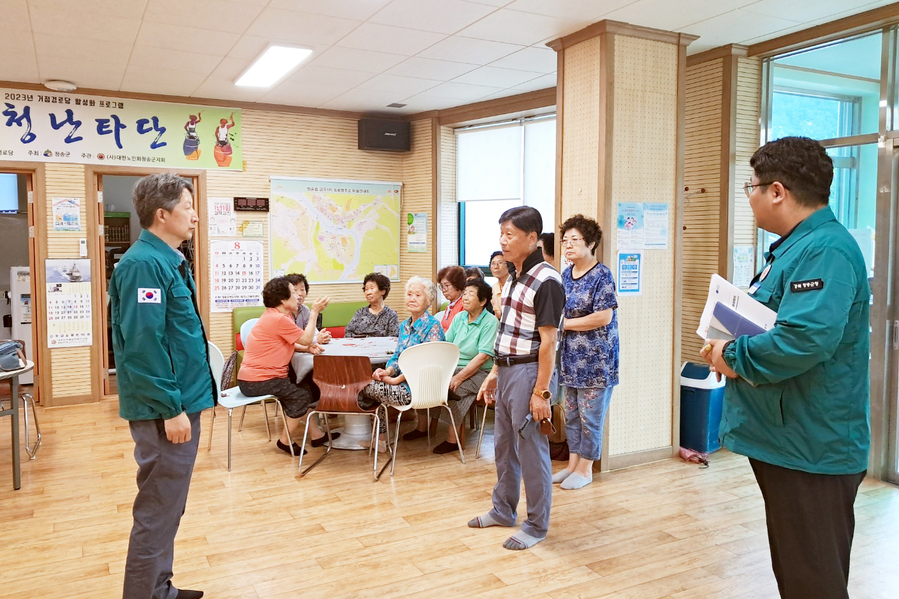 ▲ 청송군(군수 윤경희)은 지난 5일 폭염 취약계층을 위하여 지역 내 87개 실내 무더위 쉼터의 시설 점검을 마쳤다고 밝혔다.ⓒ청송군