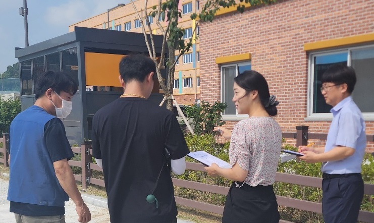 ▲ 세종교육청이통학로와 환경보호구역 점검을 하고 있다.ⓒ세종교육청