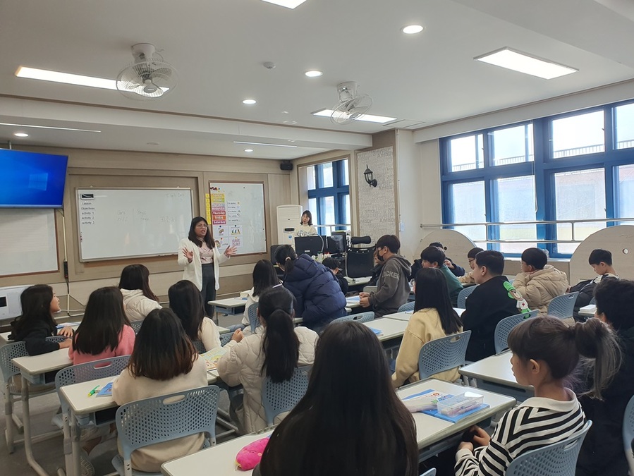 ▲ 음성교육지원청이 운영하는 이주배경 영어강사 지원사업에 대한 교육현장의 만족도가 높은 것으로 나타났다.ⓒ음성교육지원청