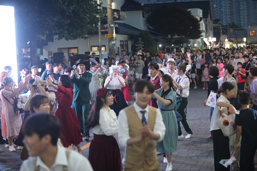 ▲ 오는 8월 16~17일과 8월 23일~24일(4일간) 여름밤 군산 문화유산 밀집구역에서 ‘2024 군산문화유산야행’이 화려한 막을 연다.ⓒ군산시