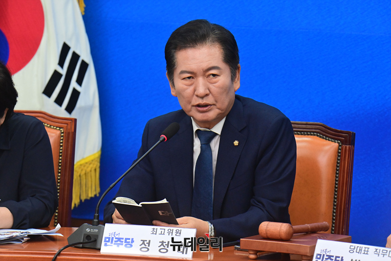 ▲ 정청래 더불어민주당 최고위원이 9일 오전 국회에서 열린 최고위원회의에서 발언을 하고 있다. ⓒ이종현 기자