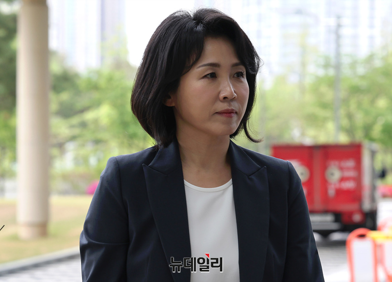 ▲ 이재명 더불어민주당 대표의 배우자 김혜경 씨가 22일 오전 경기 수원지방법원에서 열린 '경기도 법인카드 유용' 의혹 관련 공판에 출석하고 있다. 2024.4.22 ⓒ경기 수원=정상윤 기자