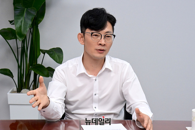 ▲ 박충권 국민의힘 의원이 18일 국회 의원회관에서 뉴데일리와 인터뷰를 진행하고 있다. ⓒ이종현 기자