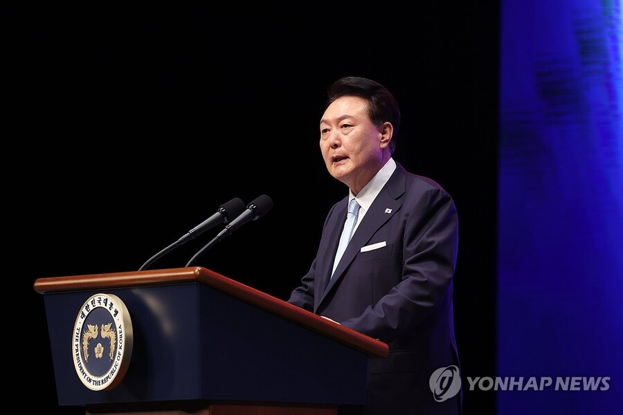 ▲ 윤석열 대통령이 15일 서울 종로구 세종문화회관에서 열린 제79주년 광복절 경축식에서 경축사를 하며 '8.15 통일 독트린'을 발표하고 있다. ⓒ대통령실통신사진기자단 / 연합뉴스