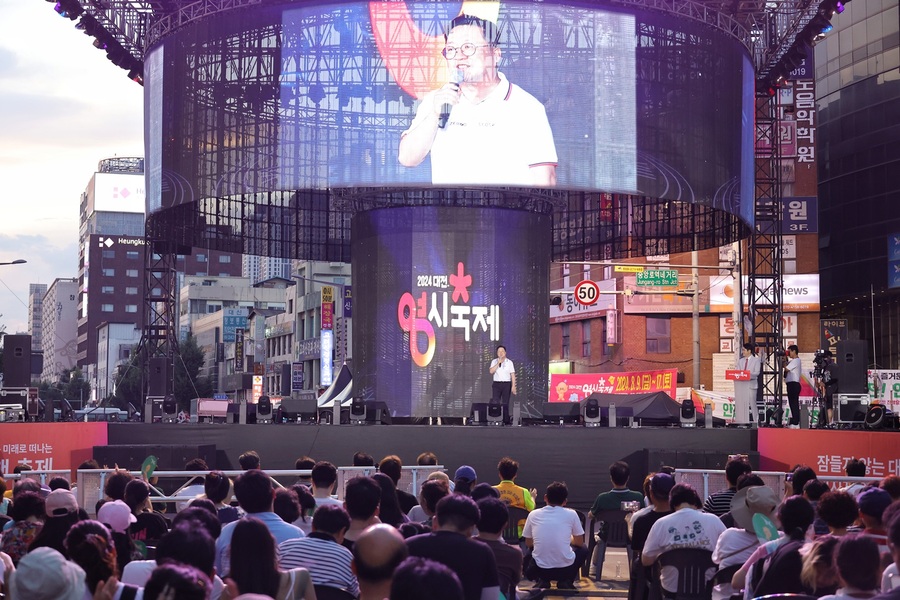 ▲ 이장우 대전시장이 지난 17일 대전 0시 축제 폐막식에서 인사말을 하고 있다.ⓒ대전시