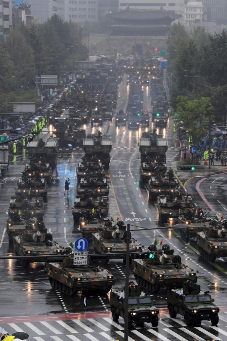 ▲ 건군 75주년 국군의 날 기념행사가 지난 2023년 9월 26일 오후 서울 세종대로 일대에서 진행되는 가운데 군 장비부대와 군 장병들이 시가행진을 하고 있다. ⓒ사진공동취재단