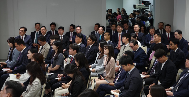 ▲ 윤석열 대통령이 29일 서울 용산 대통령실 청사 브리핑룸에서 열린 국정브리핑 및 기자회견 현장. ⓒ뉴시스