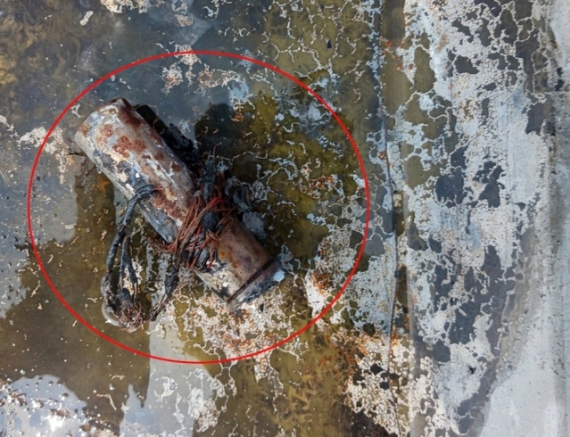 ▲ 경기도 김포시 고촌읍 공장 화재 현장에서 지난 9일 발견된 북한 오물풍선 타이머 추정 물체. 해당 공장에서는 지난 5일 오전 3시 20분께 불이 나 1시간 17분 만에 꺼졌다. ⓒ연합뉴스