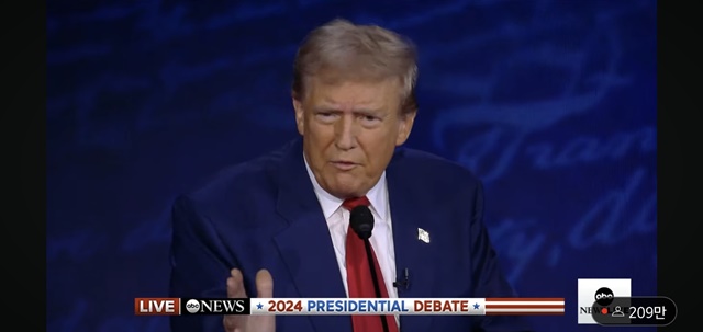 ▲ 미국 공화당 대통령 후보인 도널드 트럼프 전 대통령이 카멀라 해리스 부통령과의 TV토론에서 발언하고 있다. ABC방송 갈무리