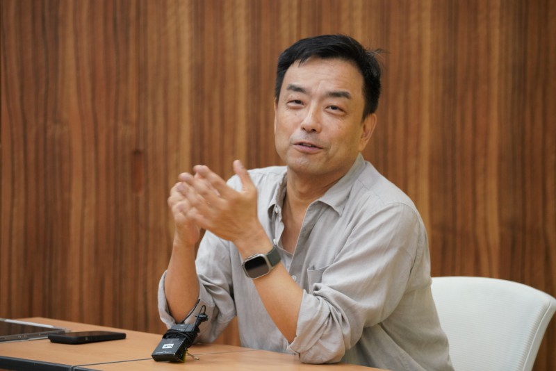 ▲ 지난 11일 서울 예술의전당 N스튜디오에서 진행된 '에코 앤드 에코' 리허설을 앞두고 만난 최우정 작곡가가 기자의 질문에 답하고 있다.ⓒ국립심포니오케스트라