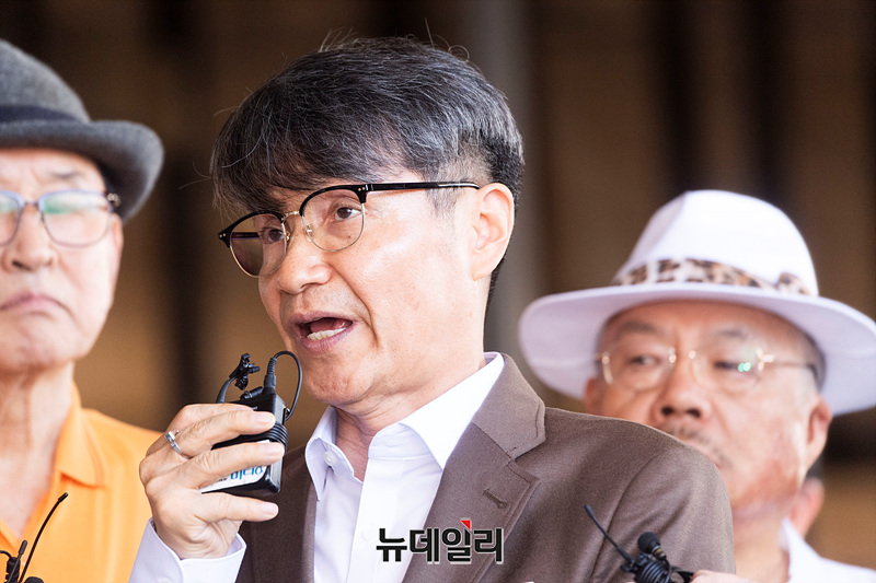 ▲ 윤석열 대통령 부인 김건희 여사에게 명품가방을 건넨 최재영 목사. ⓒ서성진 기자