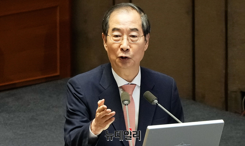 ▲ 한덕수 국무총리가 지난 12일 오후 서울 여의도 국회 본회의장에서 열린 교육·사회·문화 분야 대정부질문에 출석해 의원들의 질문에 답하고 있다.ⓒ서성진 기자