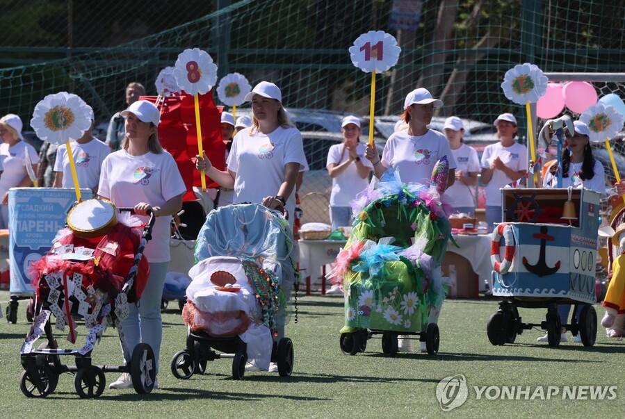 ▲ 러시아 유모차 대회 ⓒ연합뉴스