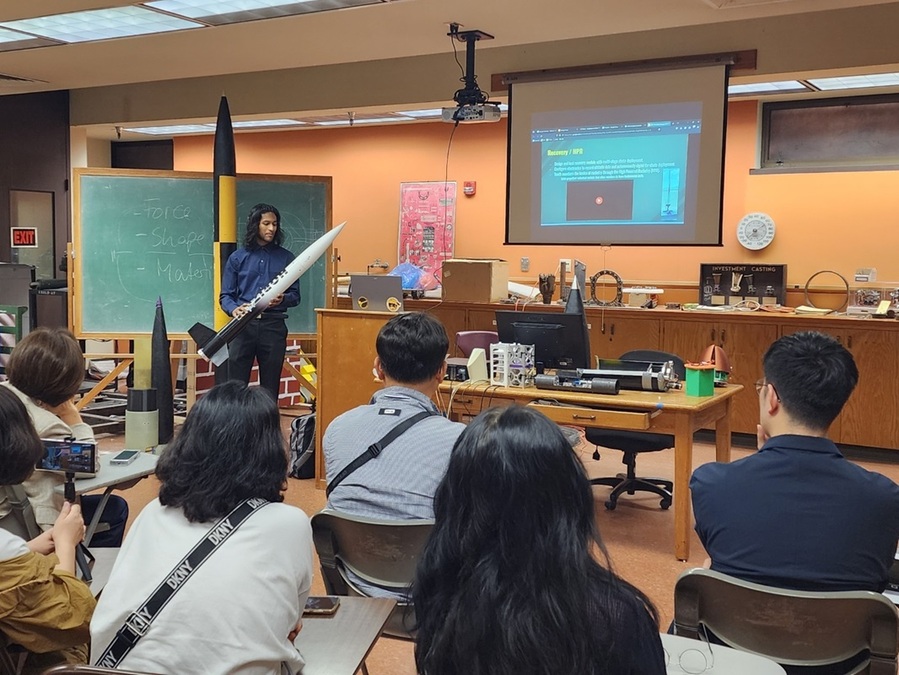 ▲ 도내 초등학교 진로교육 담당자와 진로전담교사, 인솔단을 포함한 24명이 21~29일 9일간 미국 로스앤젤레스 및 샌프란시스코에서 ‘신산업분야 진로교육 활성화를 위한 국외연수’를 진행하고 있다.ⓒ충북도교육청