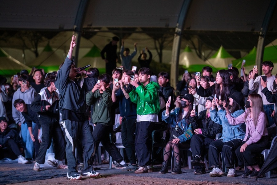 ▲ 제31회 증평 인삼골축제가 오는 3일 보강천미루나무숲 일원에서 화려한 막을 올린다. 사진은 2023년 축제.ⓒ증평군