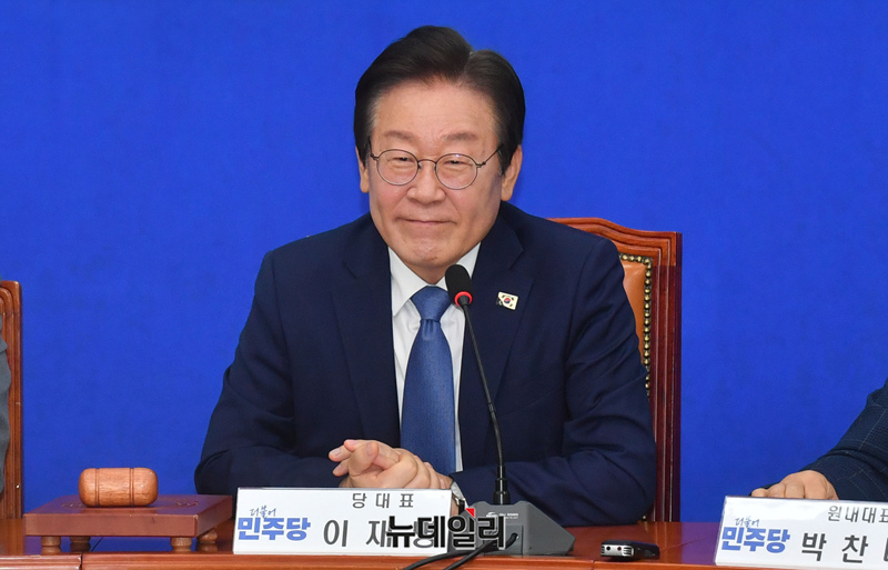 ▲ 이재명 더불어민주당 대표가 지난달 27일 오전 국회에서 열린 최고위원회의에서 모두발언을 하고 있다. ⓒ이종현 기자