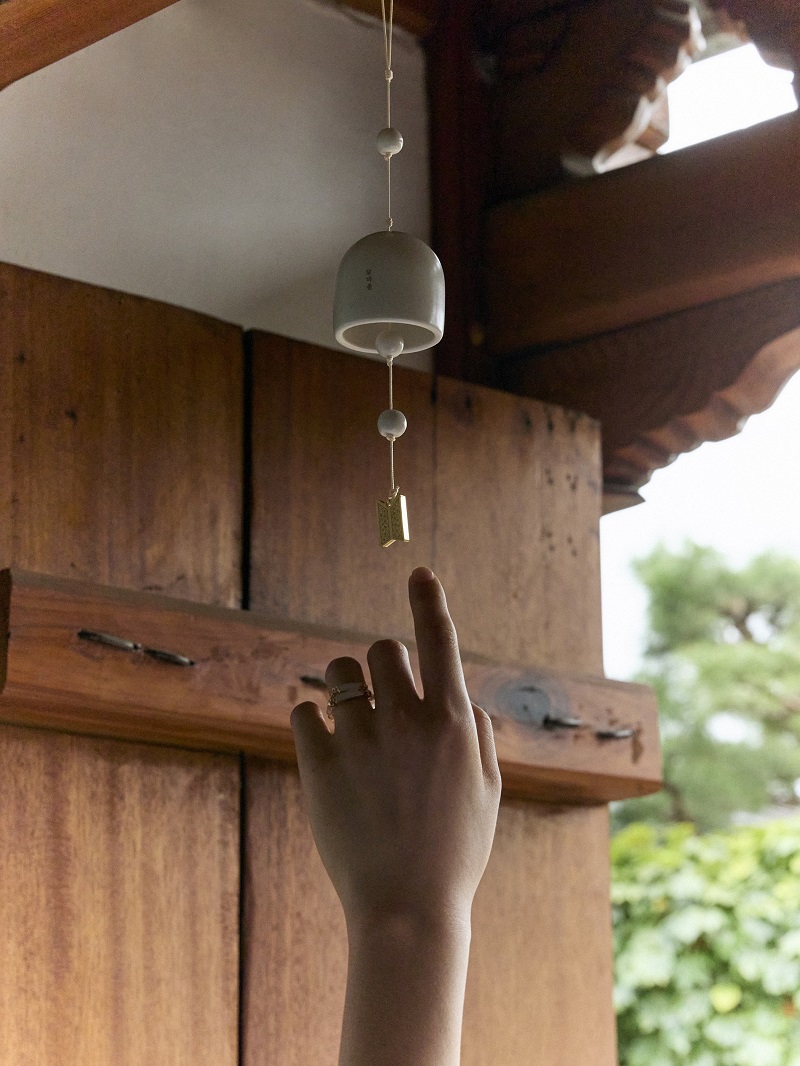 ▲ '2024 달마중 BTS X MU:DS'의 화보 - 풍경. ⓒ하이브