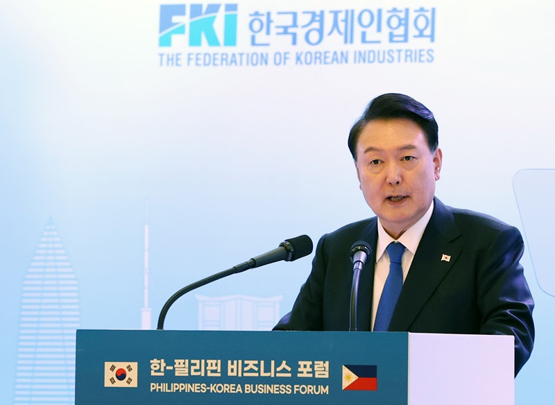 ▲ 윤석열 대통령이 7일(현지시각) 마닐라 한 호텔에서 열린 한-필리핀 비즈니스포럼에서 축사를 하고 있다. 2024.10.07.ⓒ뉴시스