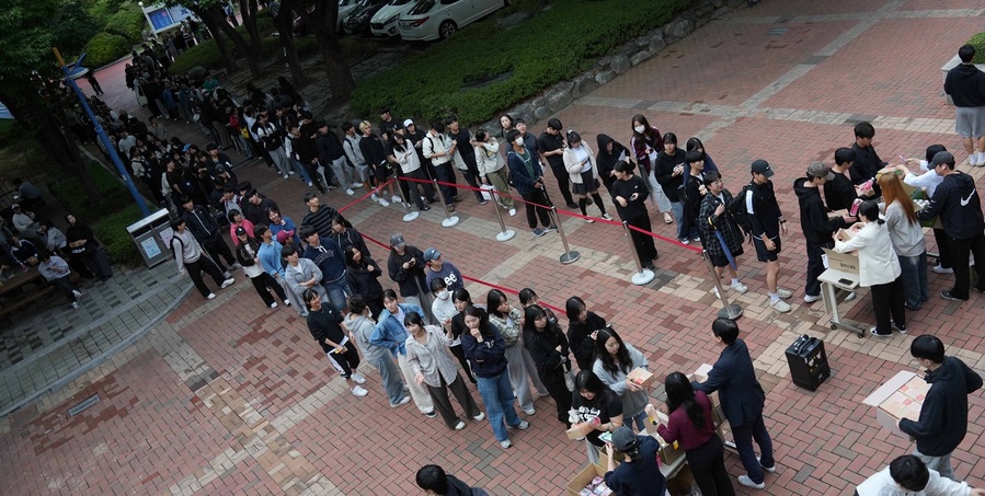 ▲ 영진전문대학교(총장 최재영)는 7일 오후 중간고사에 나선 재학생들을 격려하는 간식나눔행사를 열었다.ⓒ영진전문대