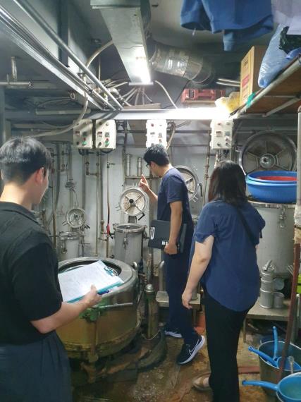 ▲ 특정수질유해물질 배출시설 단속 모습.ⓒ서울시