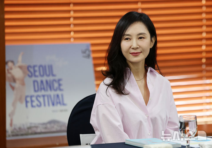 ▲ 배우 채시라가 10일 오전 서울 중구 한국프레스센터에서 열린 '제45회 서울무용제' 기자간담회에 홍보대사로서 참석하고 있다.ⓒ뉴시스