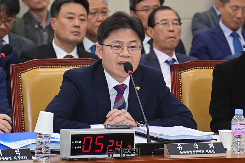 ▲ 유국희 원자력안전위원장이 10일 국회에서 열린 과학기술정보방송통신위원회의 원자력안전위원회 등 국정감사에 출석해 의원들의 질문에 답하고 있다. ⓒ뉴데일리DB